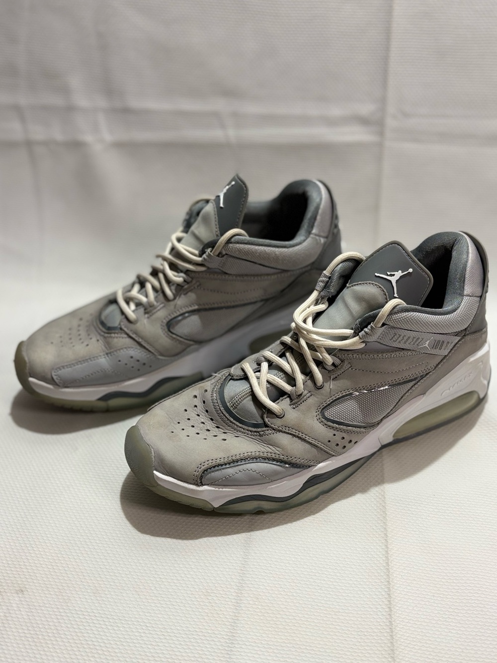 Jordan Men's Grey and White Low-Top Sneakers